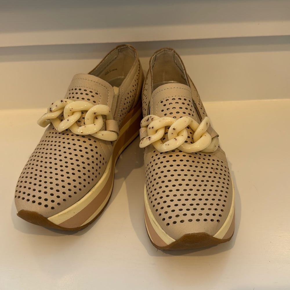 Dolce vita platform sneaker size 6